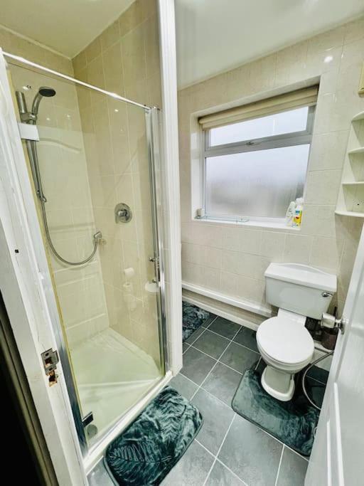 Modern & Cozy 3 Bed House. Coventry