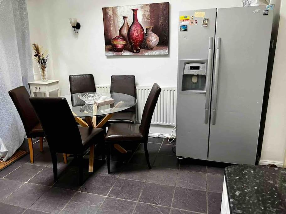 Holiday home Modern & Cozy 3 Bed House. Coventry